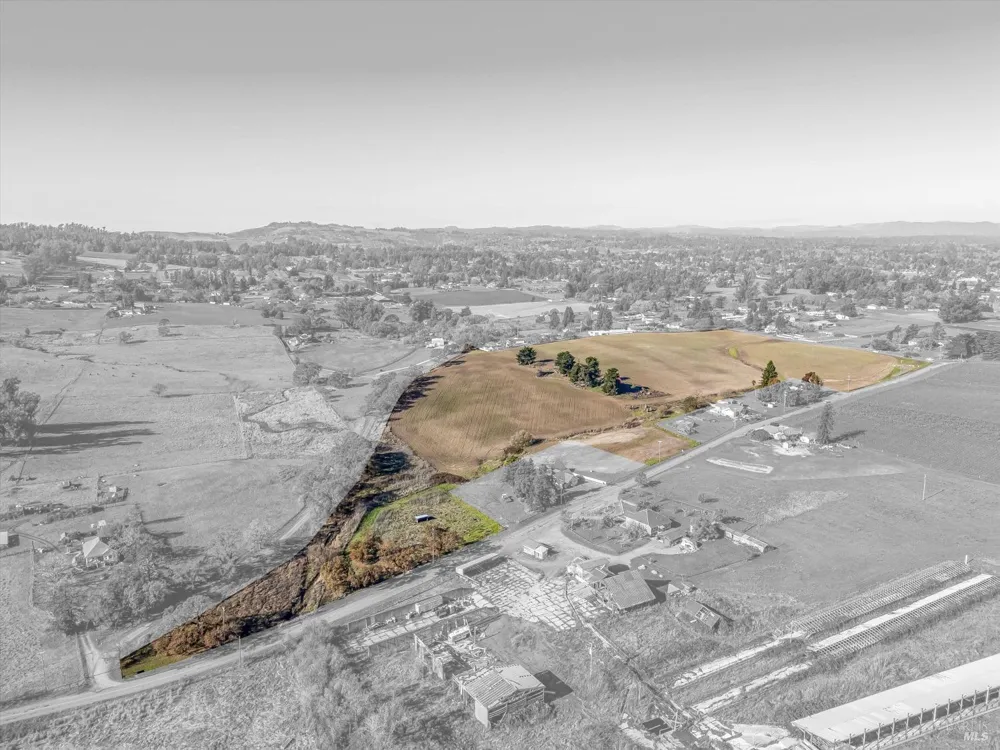 6000 Petersen Road Sebastopol, CA 95472