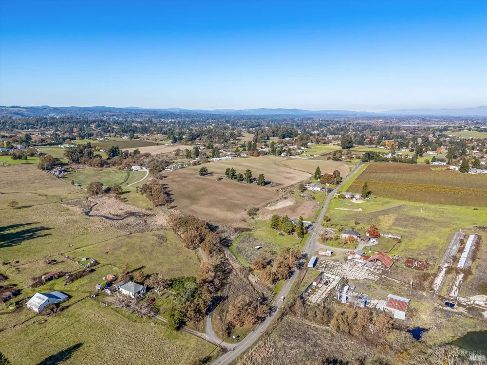 6000 Petersen Road Sebastopol, CA 95472