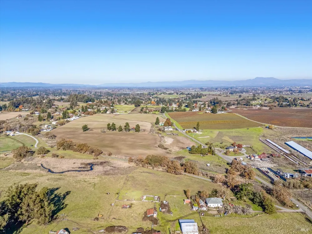 6000 Petersen Road Sebastopol, CA 95472
