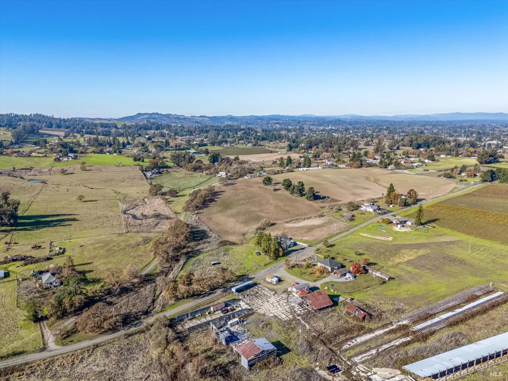 6000 Petersen Road Sebastopol, CA 95472