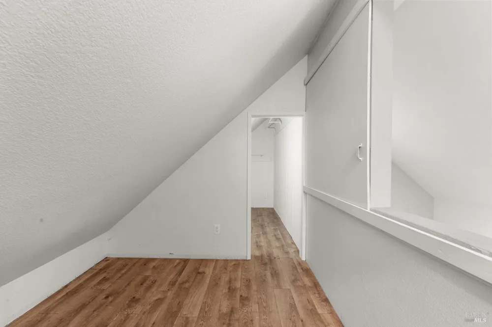 2706 Lakeview Drive Santa Rosa, CA 95405