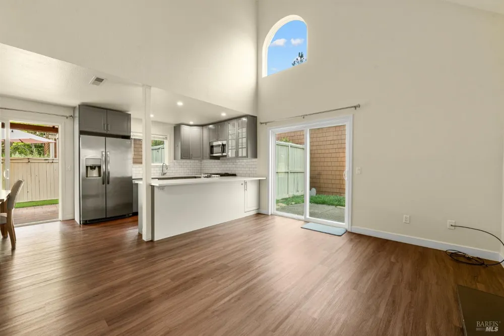 2706 Lakeview Drive Santa Rosa, CA 95405