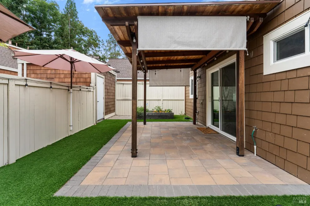 2706 Lakeview Drive Santa Rosa, CA 95405