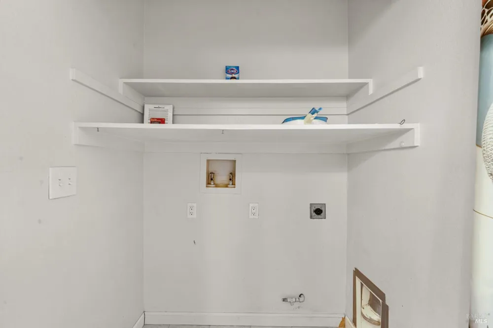 2706 Lakeview Drive Santa Rosa, CA 95405