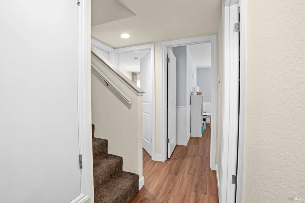 2706 Lakeview Drive Santa Rosa, CA 95405