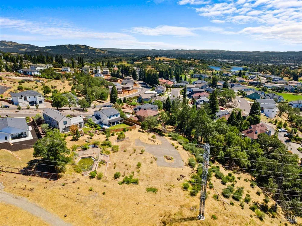 3687 Wyndemere Circle Santa Rosa, CA 95403