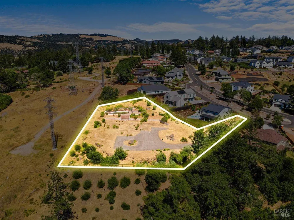 3687 Wyndemere Circle Santa Rosa, CA 95403