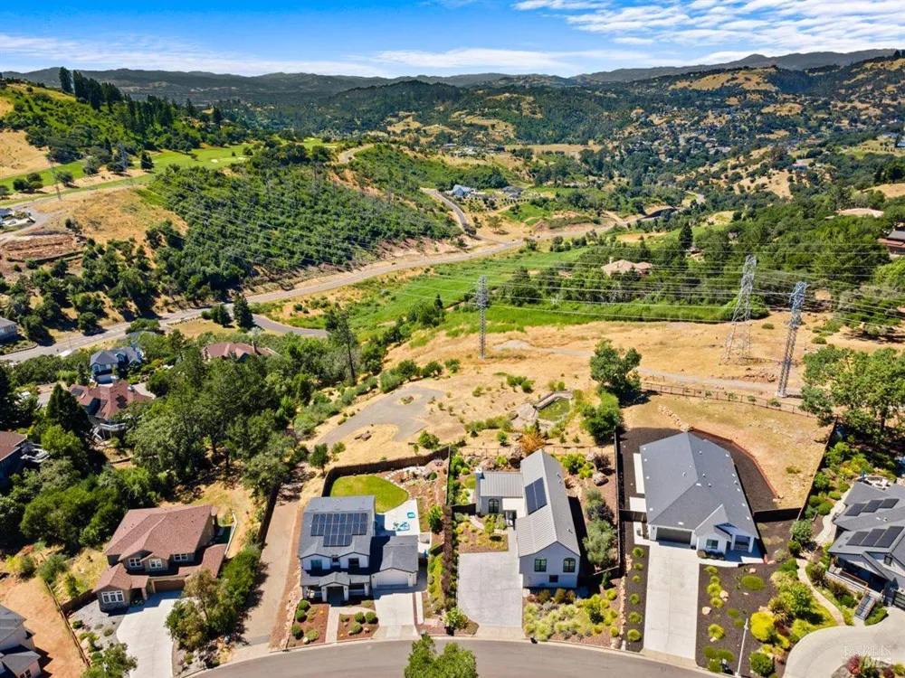 3687 Wyndemere Circle Santa Rosa, CA 95403