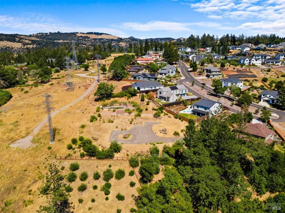 3687 Wyndemere Circle Santa Rosa, CA 95403
