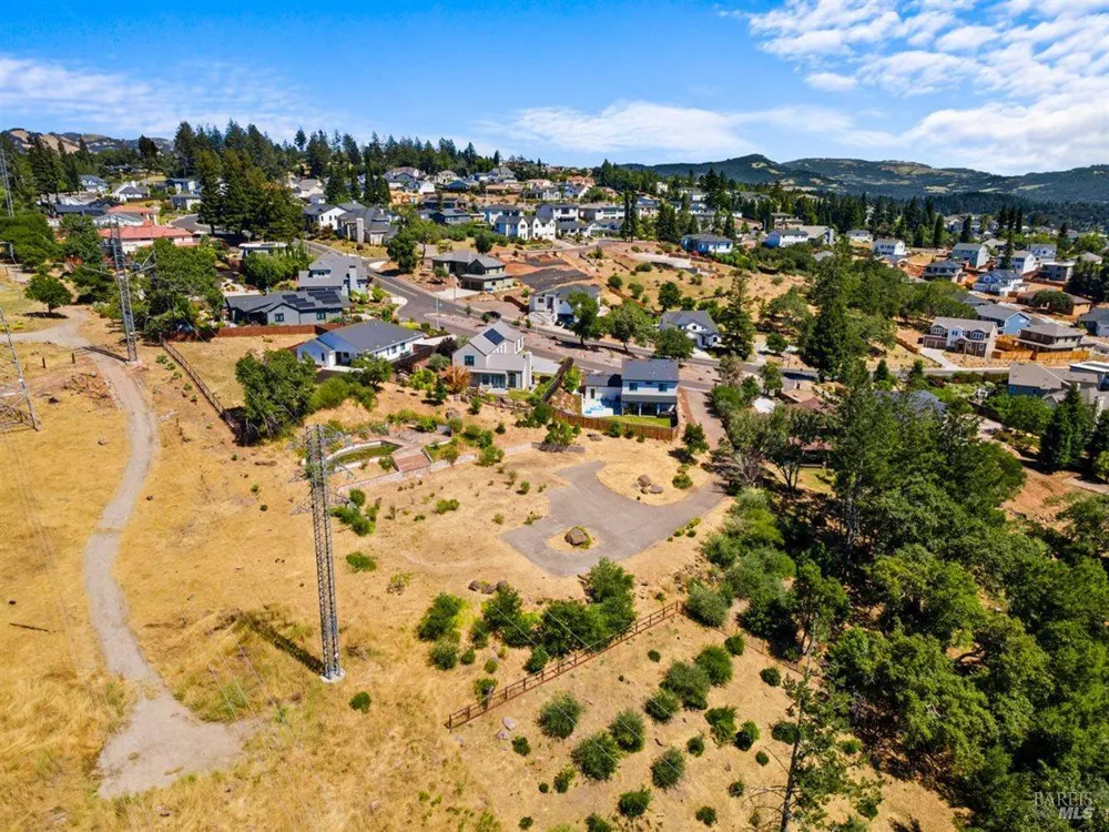 3687 Wyndemere Circle Santa Rosa, CA 95403