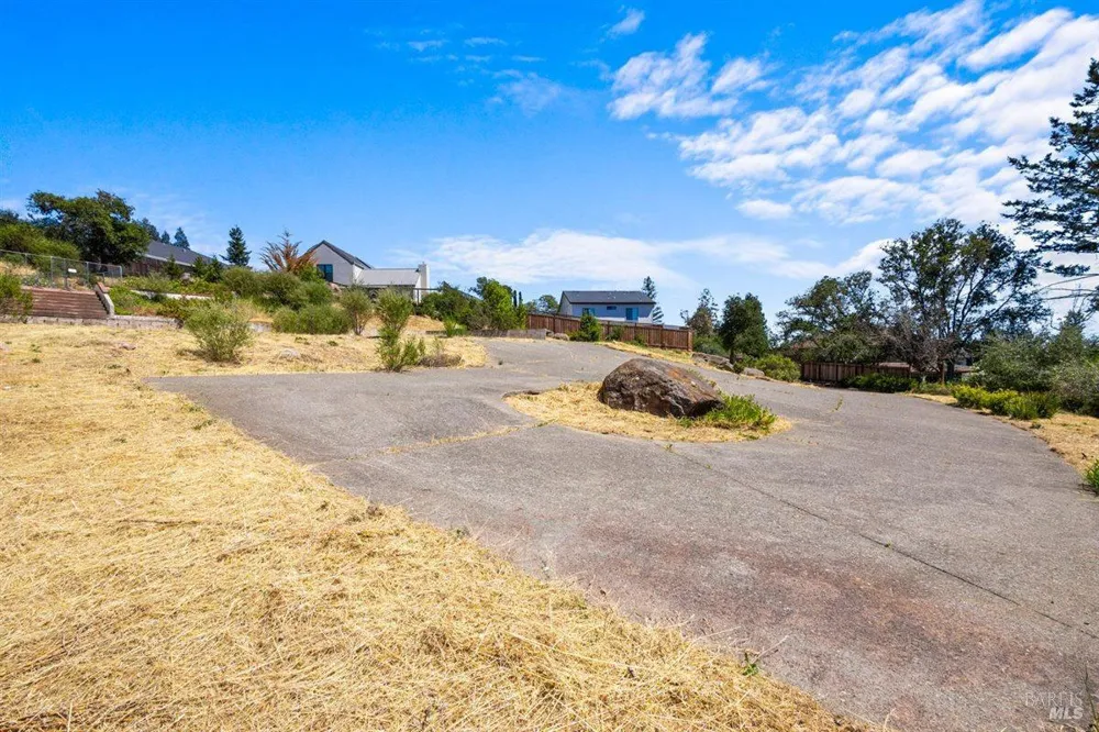 3687 Wyndemere Circle Santa Rosa, CA 95403