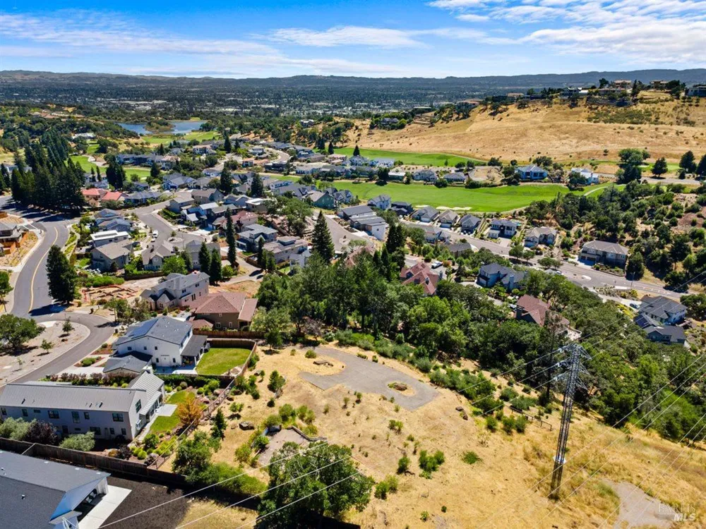3687 Wyndemere Circle Santa Rosa, CA 95403