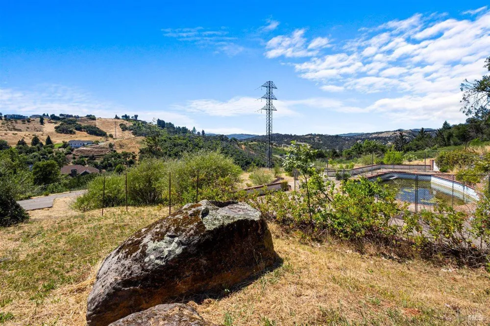 3687 Wyndemere Circle Santa Rosa, CA 95403