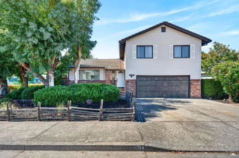 100 Roan Court