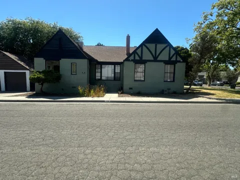 75 Ventura Street