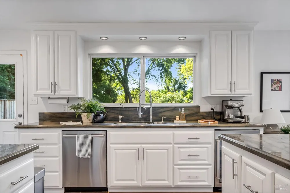 47 Hoff Road Kenwood, CA 95409