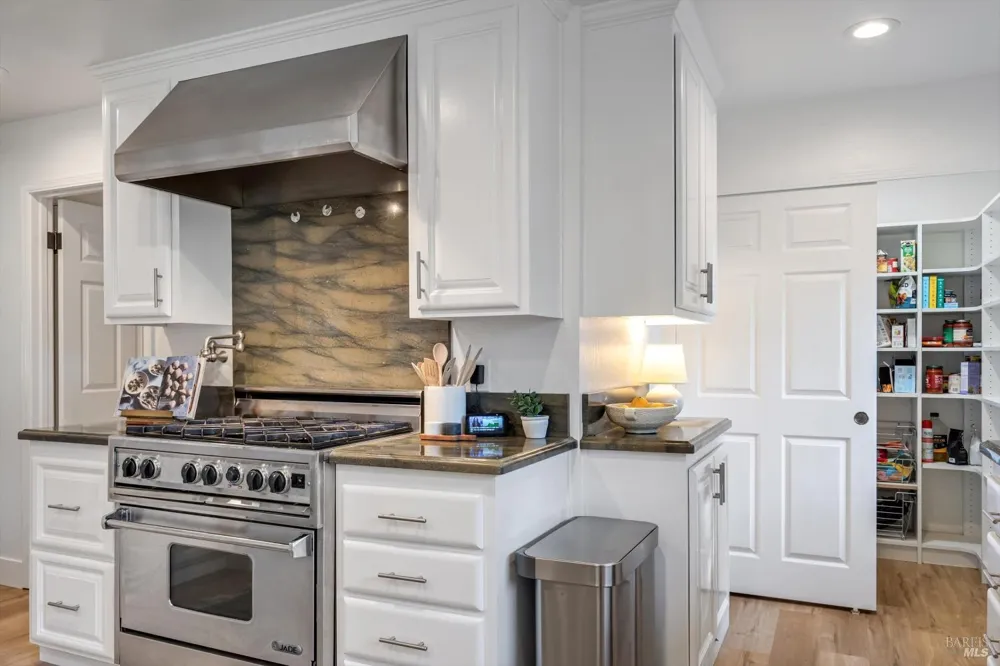 47 Hoff Road Kenwood, CA 95409