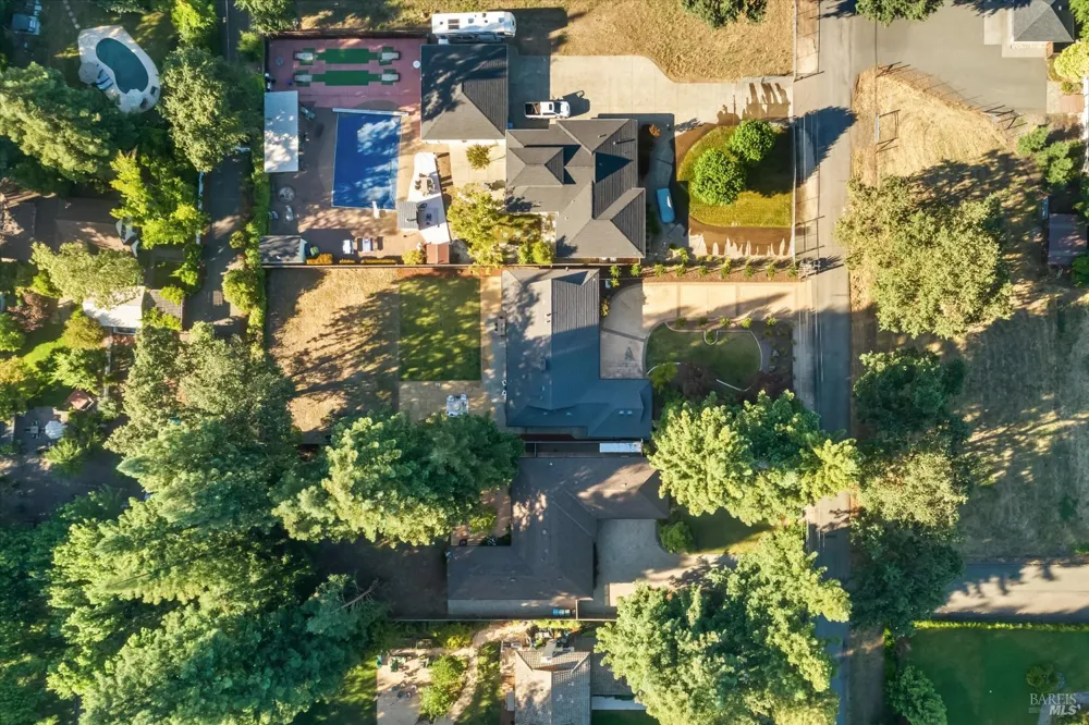 47 Hoff Road Kenwood, CA 95409