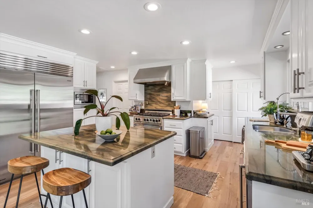 47 Hoff Road Kenwood, CA 95409