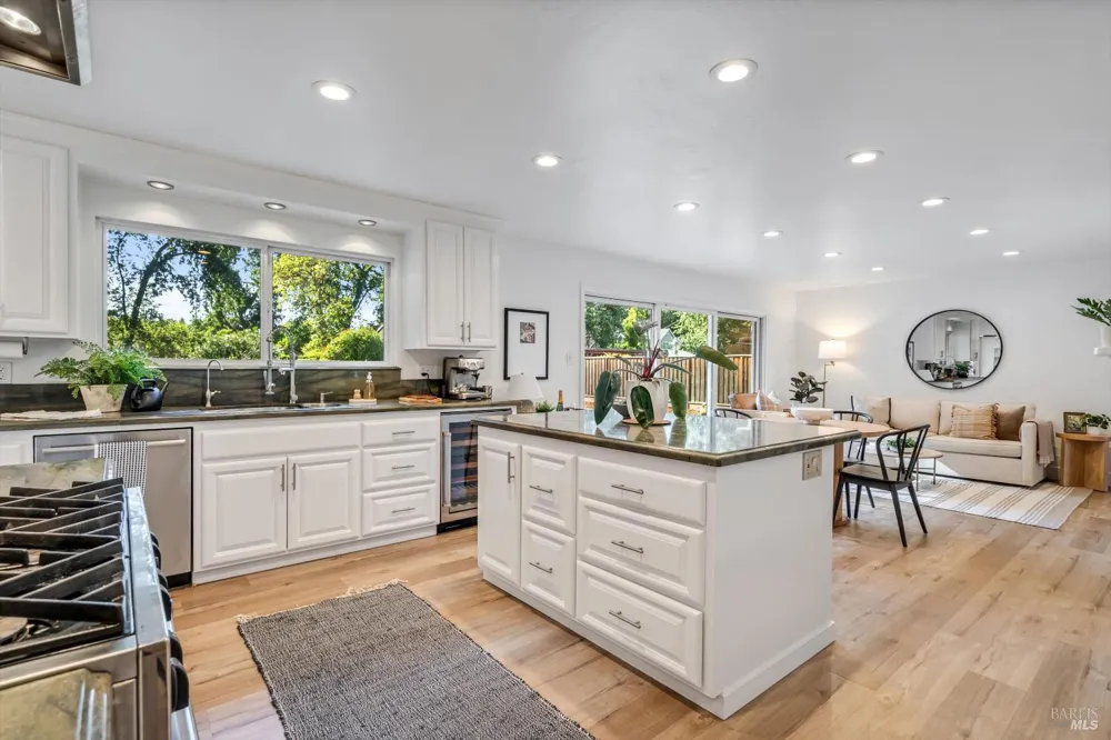 47 Hoff Road Kenwood, CA 95409
