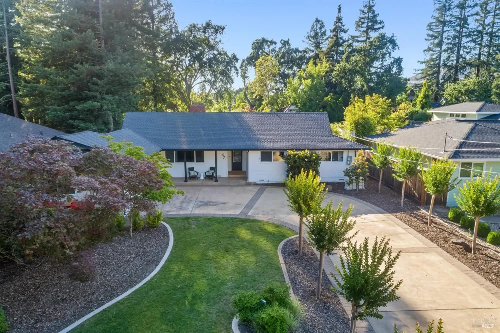 47 Hoff Road Kenwood, CA 95409