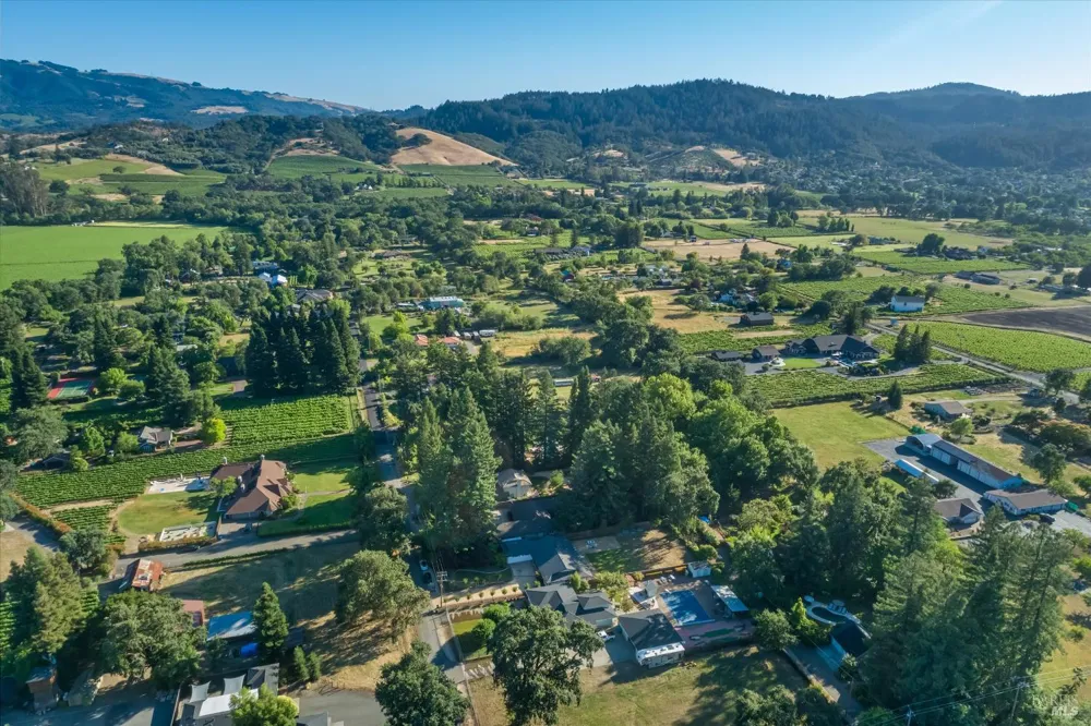 47 Hoff Road Kenwood, CA 95409