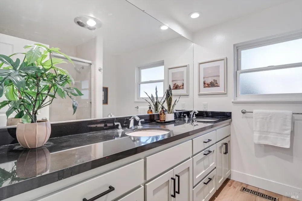 47 Hoff Road Kenwood, CA 95409