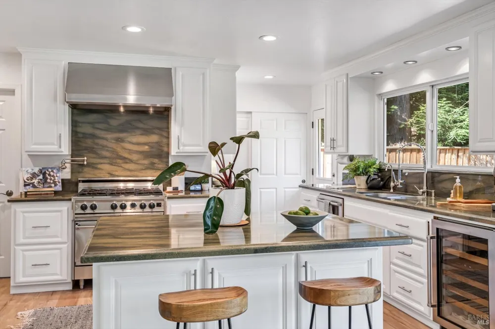 47 Hoff Road Kenwood, CA 95409