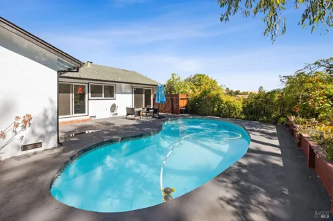 823 Tamarack Drive