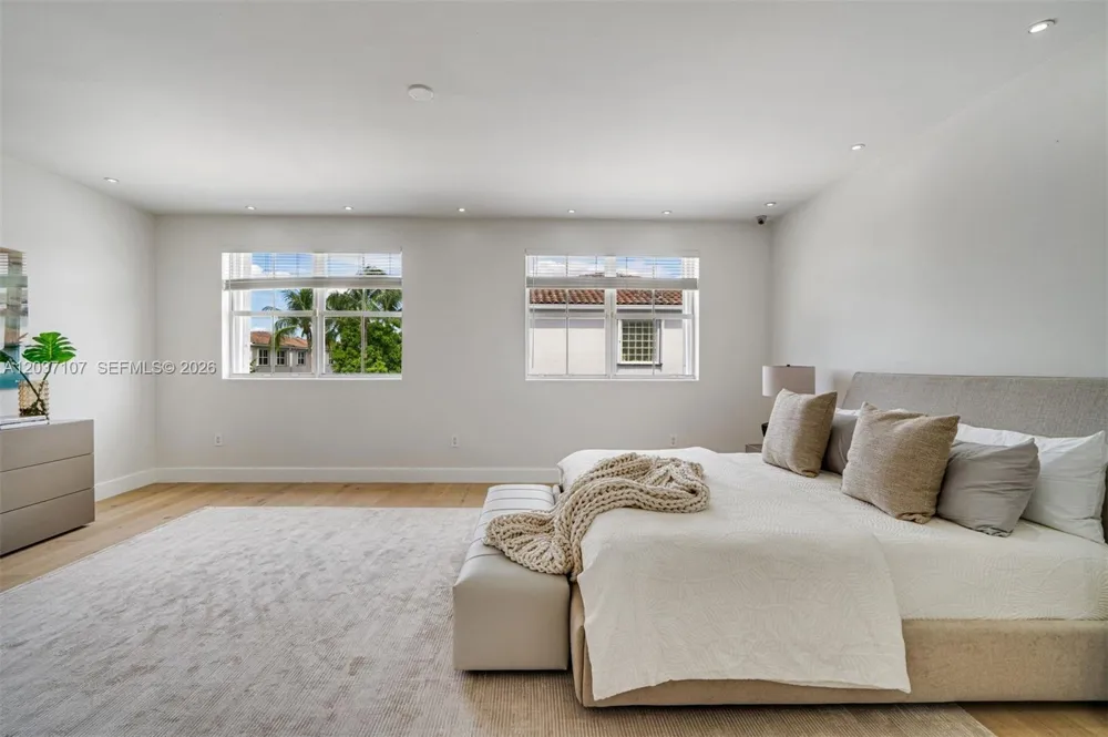 21156 NE 33rd Ave Aventura, FL 33180