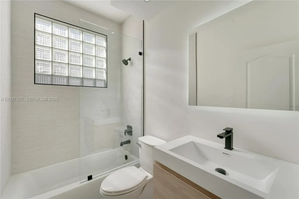 21156 NE 33rd Ave Aventura, FL 33180