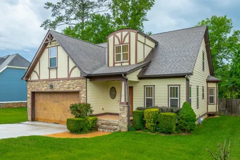 1857 Holly Oak Lane