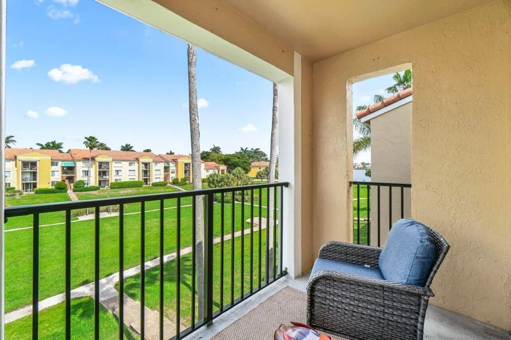 157 Yacht Club Way Hypoluxo, FL 33462