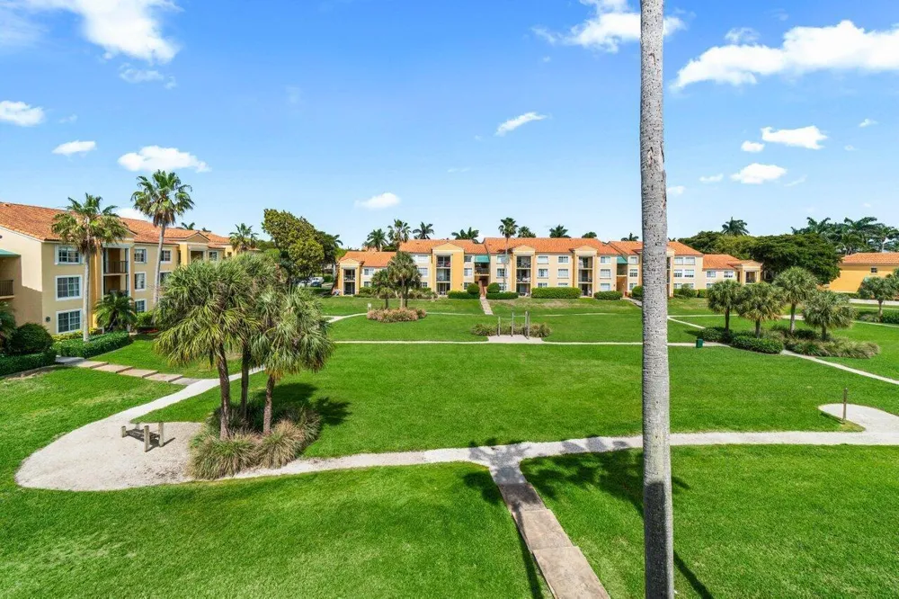 157 Yacht Club Way Hypoluxo, FL 33462