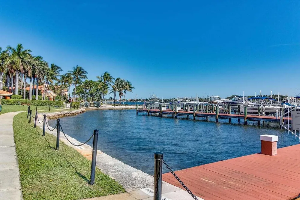 157 Yacht Club Way Hypoluxo, FL 33462