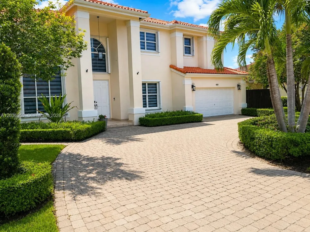 4221 SW 154th Pl Miami, FL 33185