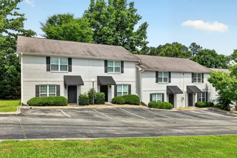 1125 Maple Tree Lane