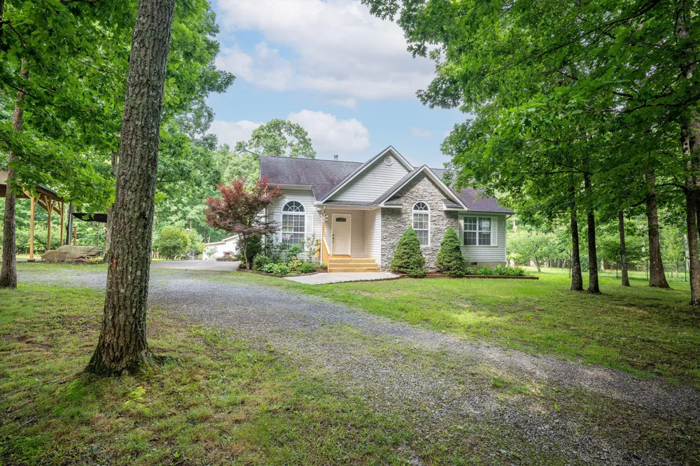 758 Old State Road Menlo, GA 30731