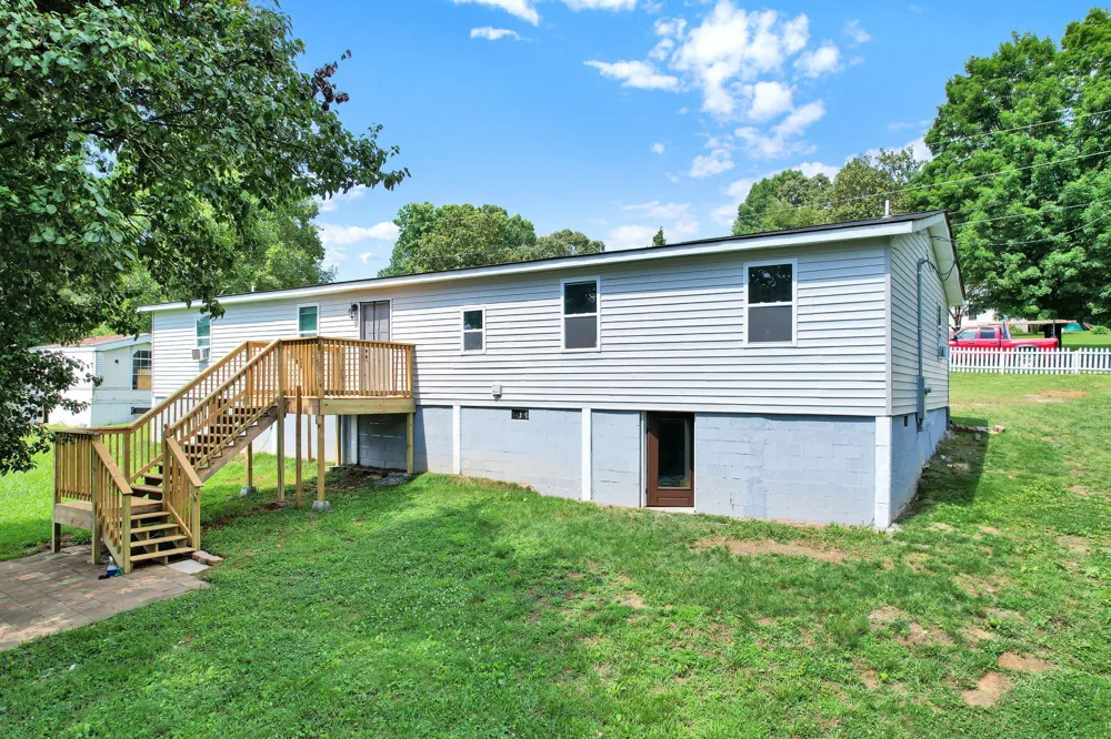 200 Queens Lane Decatur, TN 37322