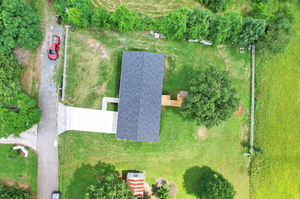200 Queens Lane Decatur, TN 37322