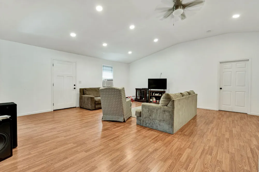 200 Queens Lane Decatur, TN 37322