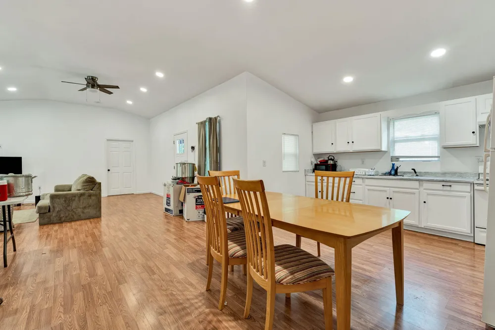200 Queens Lane Decatur, TN 37322