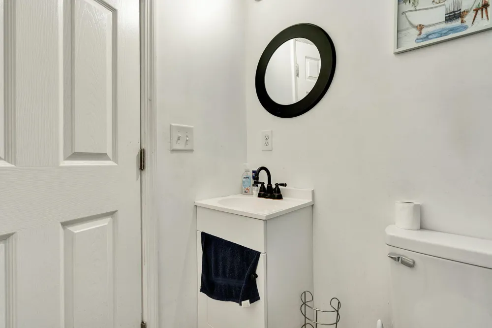200 Queens Lane Decatur, TN 37322