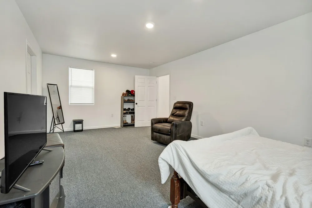 200 Queens Lane Decatur, TN 37322