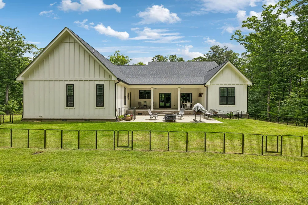 188 Horseshoe Bend Road E Signal Mountain, TN 37377