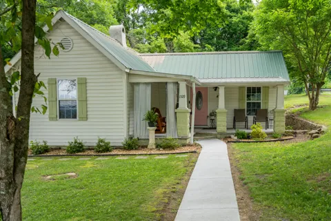 1529 Main Street