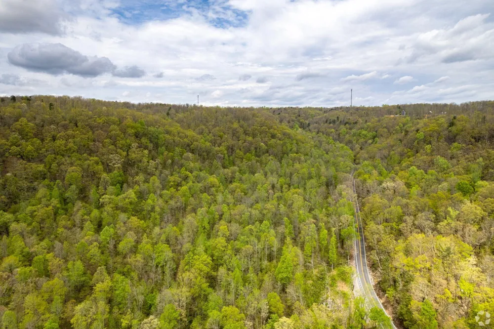 10 S Pittsburg Mountain Road South Pittsburg, TN 37380