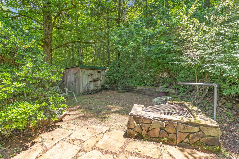 128 County Road 755 Riceville, TN 37370
