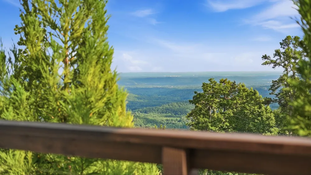 8008 Mountain Laurel Trail Signal Mountain, TN 37377
