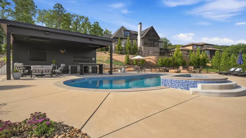 8008 Mountain Laurel Trail Signal Mountain, TN 37377